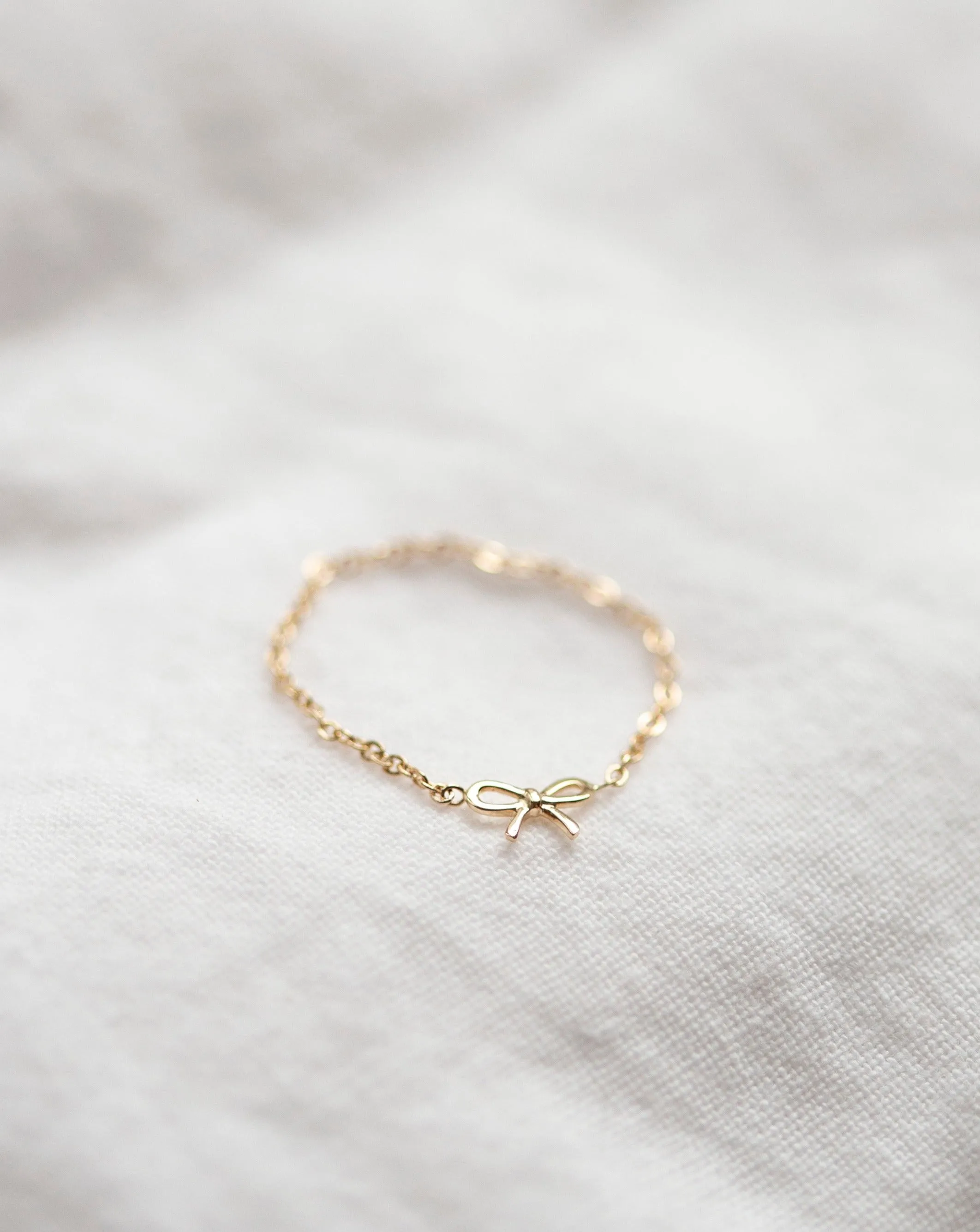 14k Bow chain ring
