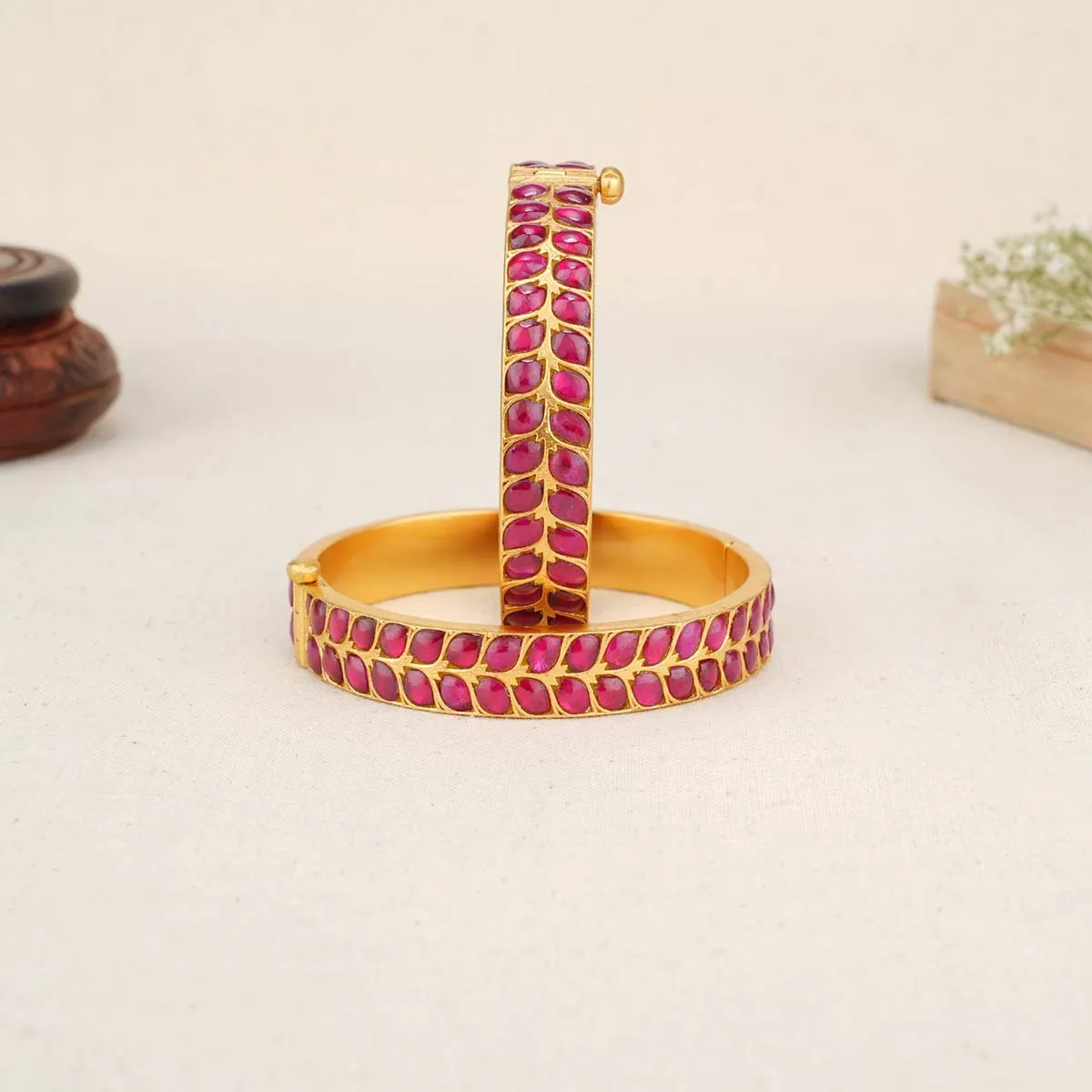 Abina Kundan Pair Bangle