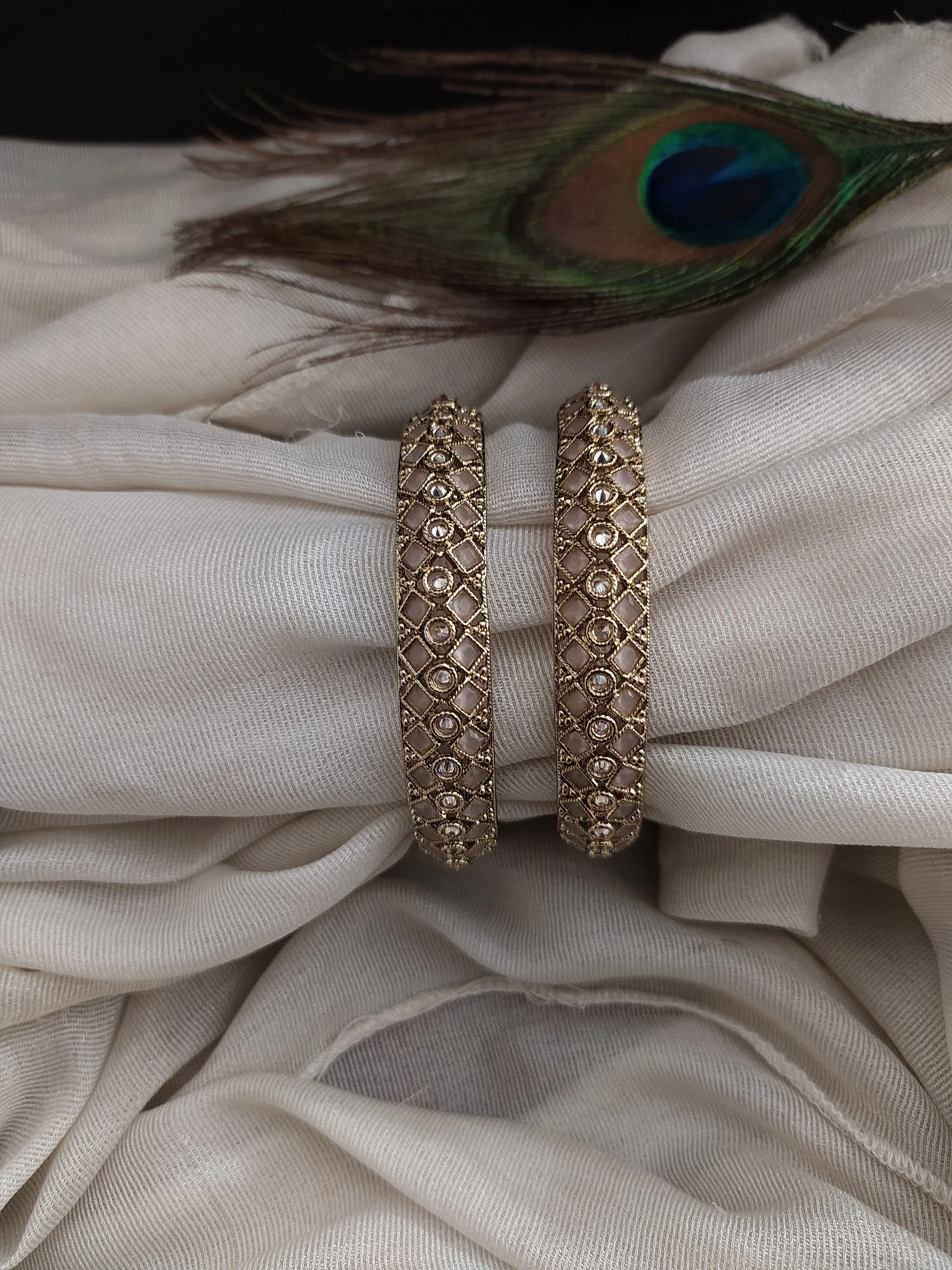 Amazing Choice Uncut Polki Mehandi Bangles