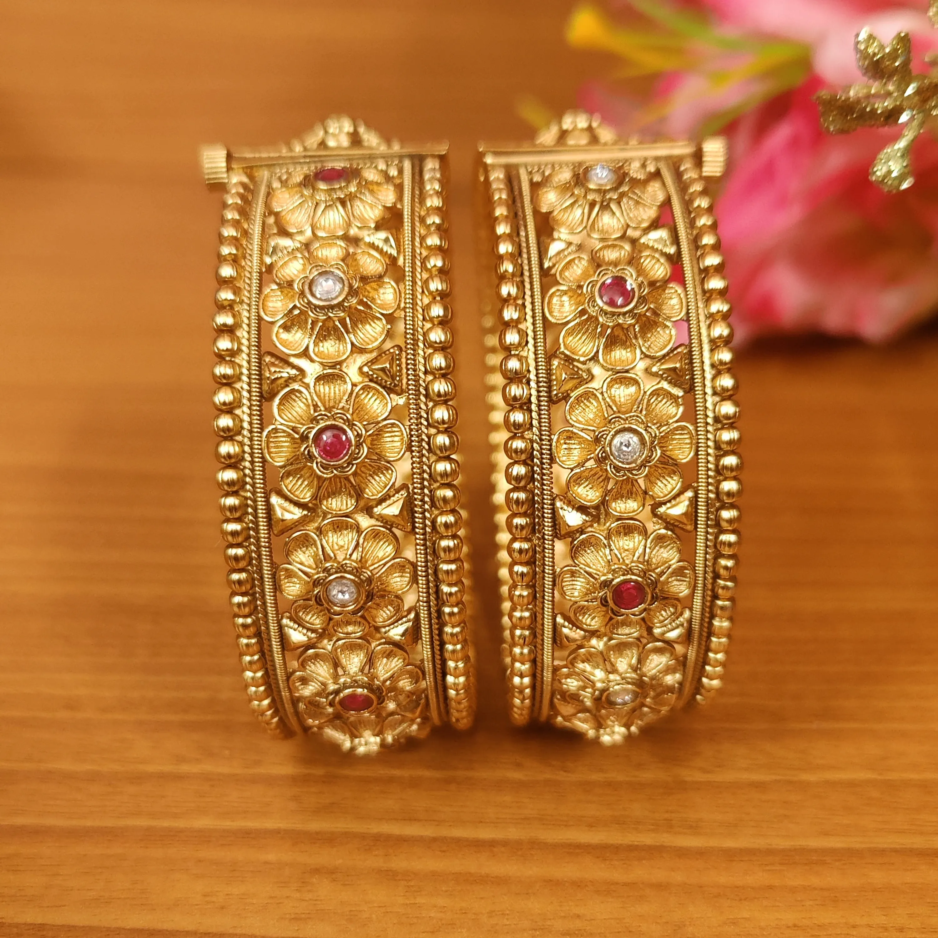 ANTIQUE GOLD PLATED FINE OPENABLE BANGLES
