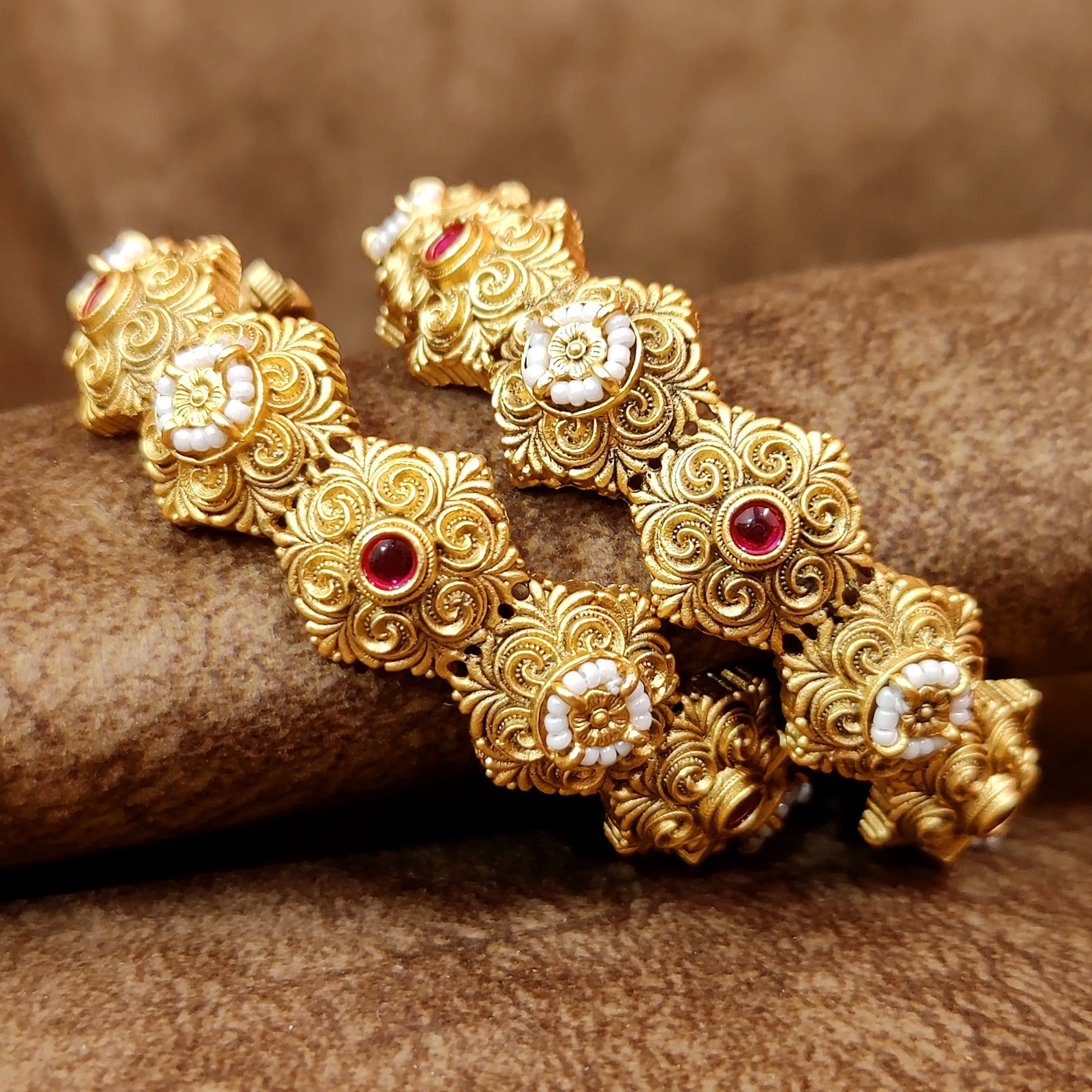 ANTIQUE GOLD PLATED TRADITIONAL OPENABLE BANGLES