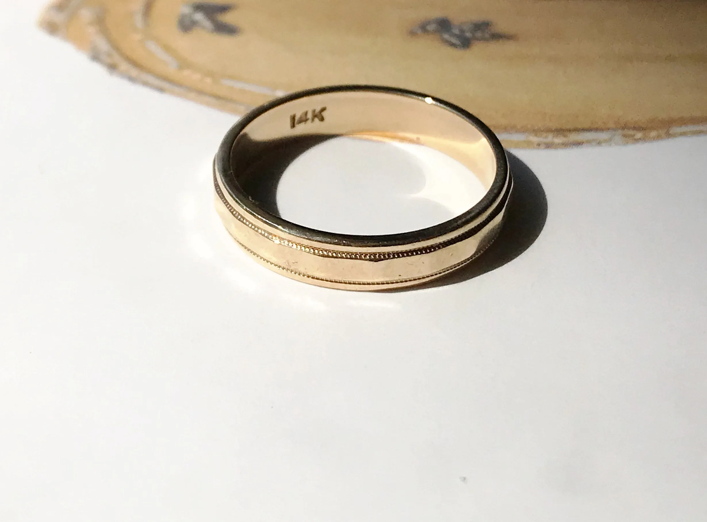 Beveled Milgrain Minimalist Gold Wedding Band - Size 5