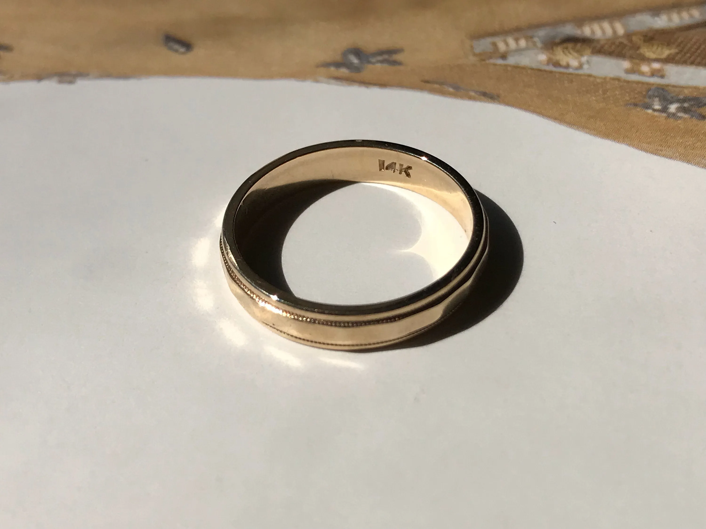 Beveled Milgrain Minimalist Gold Wedding Band - Size 5