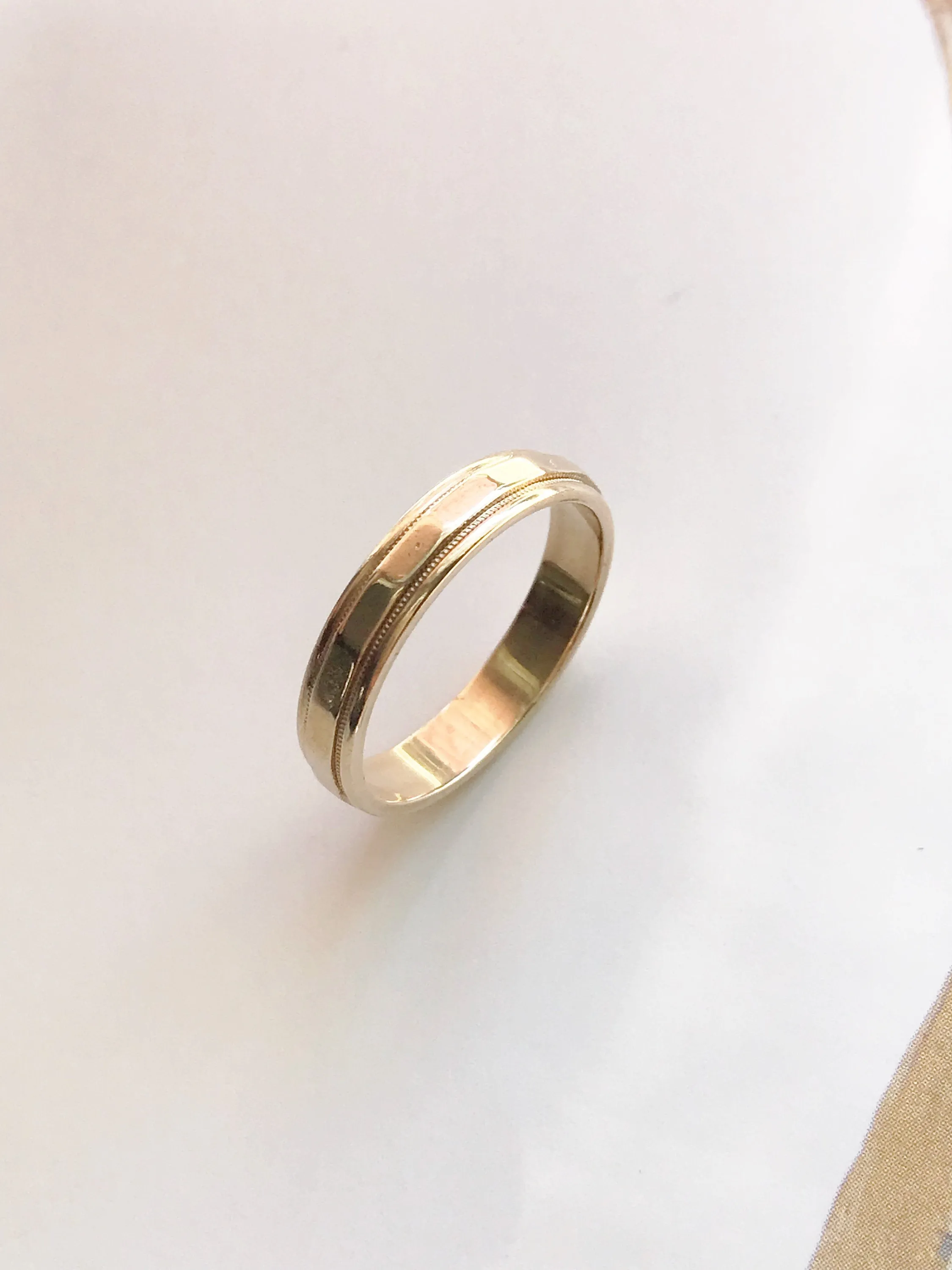 Beveled Milgrain Minimalist Gold Wedding Band - Size 5