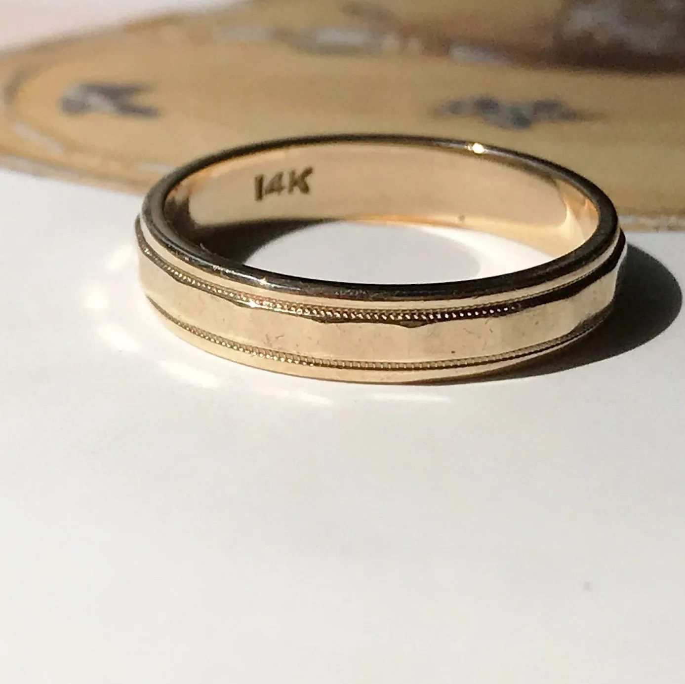 Beveled Milgrain Minimalist Gold Wedding Band - Size 5