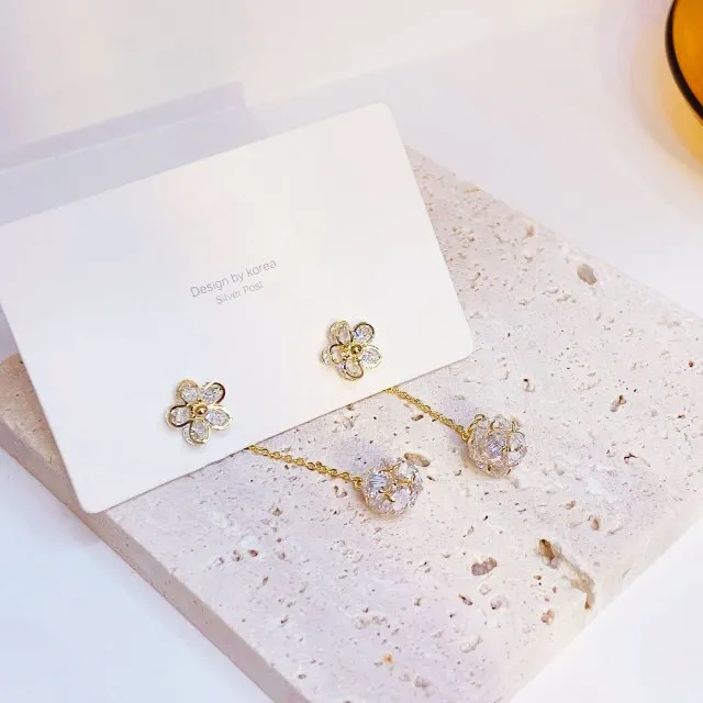 Cz Ear Studs Exquisite Flower Crystal Both  Earrings