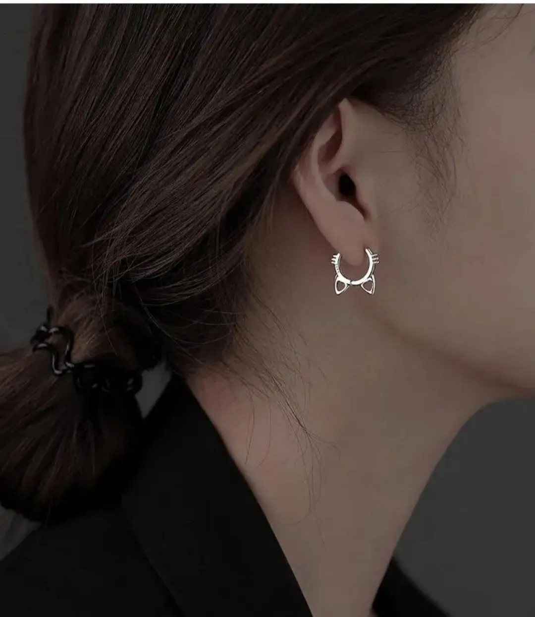 Exquisite 925 Sterling Silver Cat Hoop Earrings.