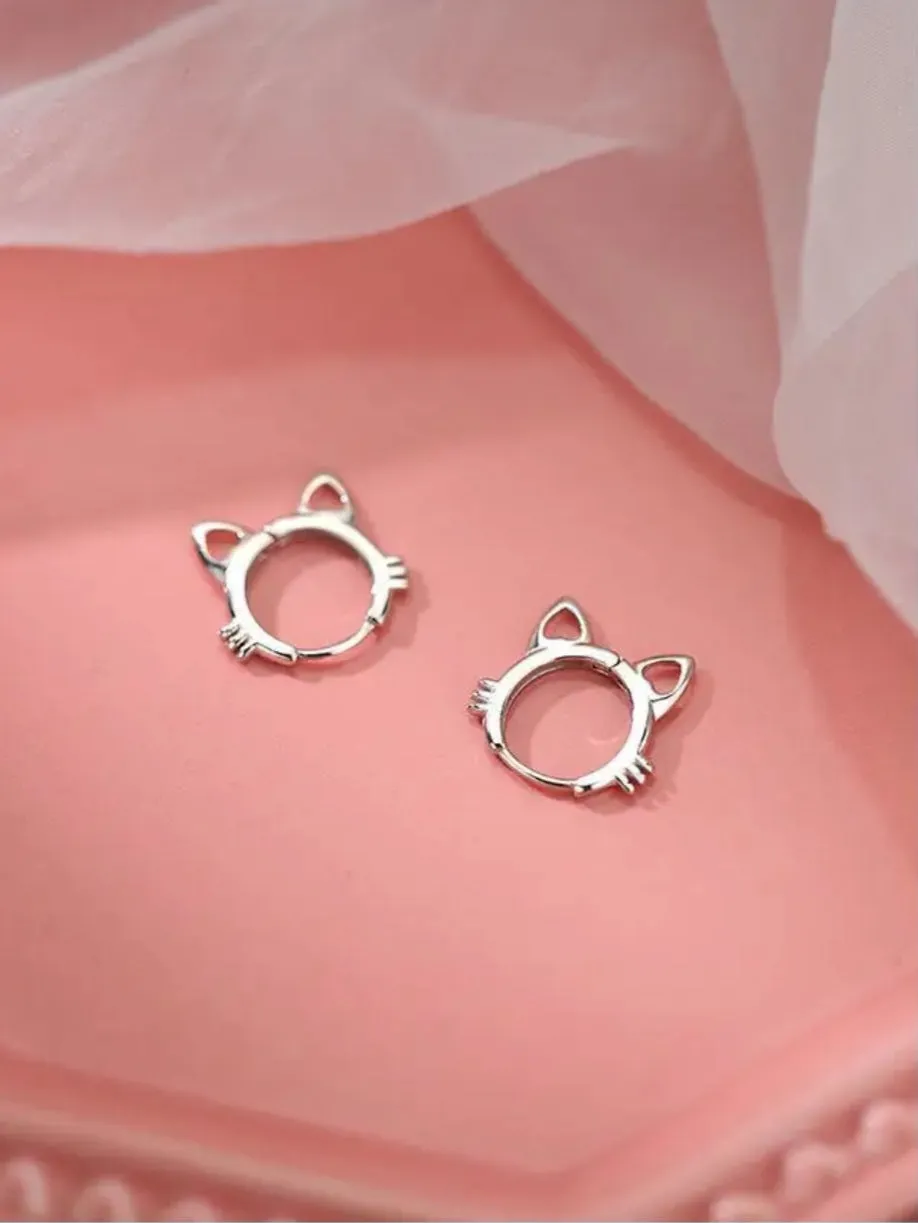 Exquisite 925 Sterling Silver Cat Hoop Earrings.