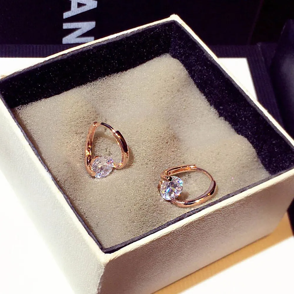 Exquisite Flash Charm Rhinestone Earrings