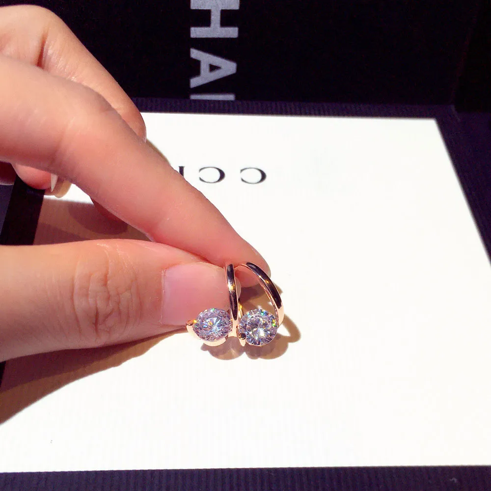 Exquisite Flash Charm Rhinestone Earrings
