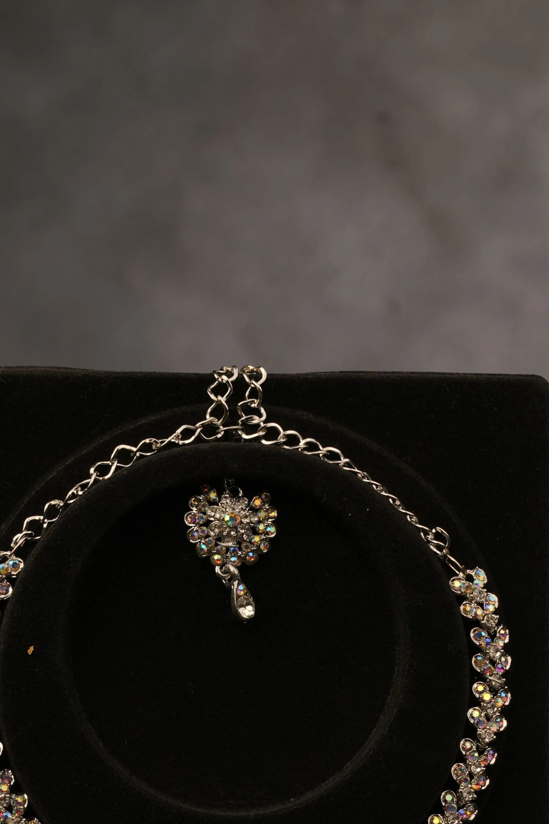Exquisite Immitation Stone White Necklace Set - Includes Sparkling Earrings