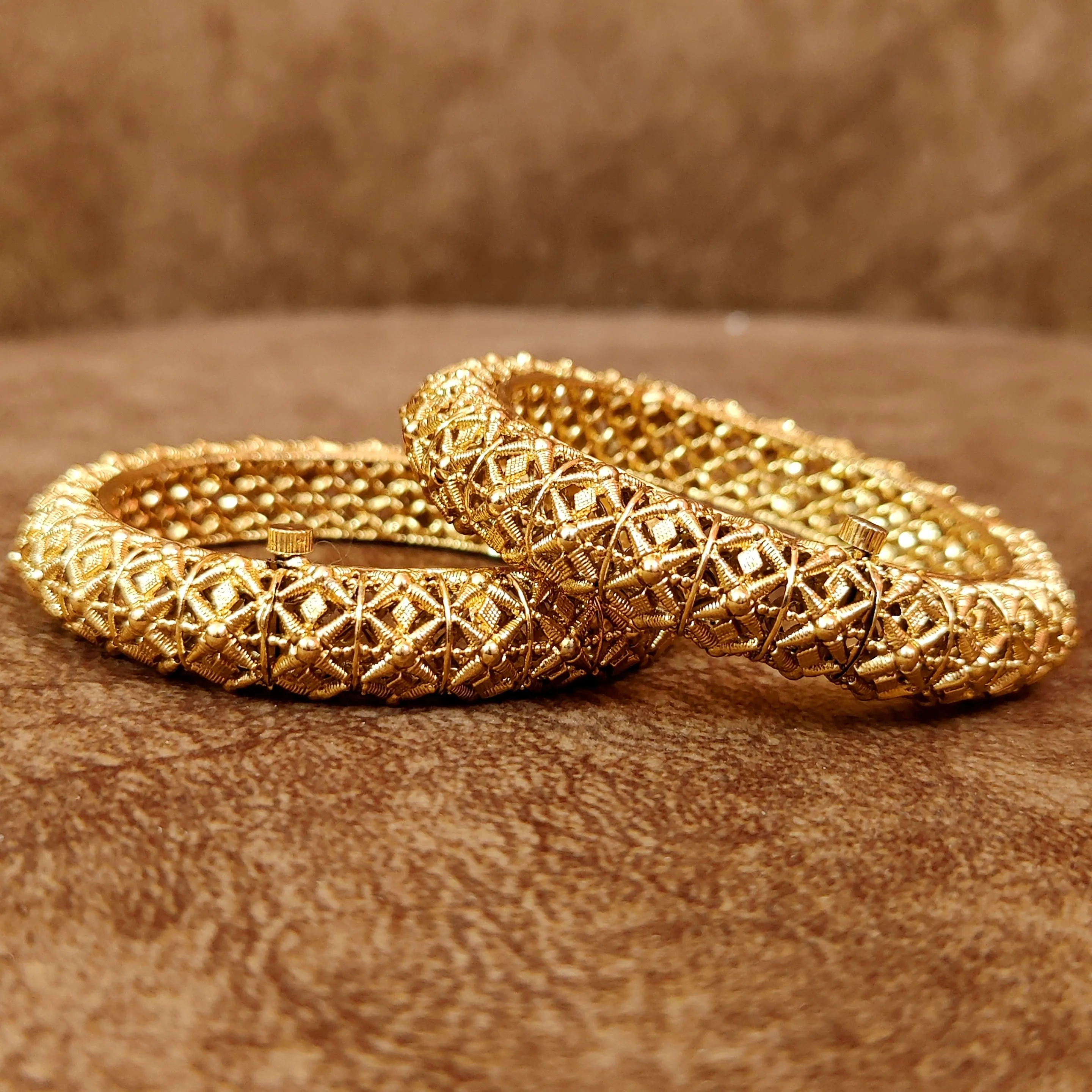 GOLD PLATED REAL GOLD LOOK ALIKE OPENABLE BANGLES