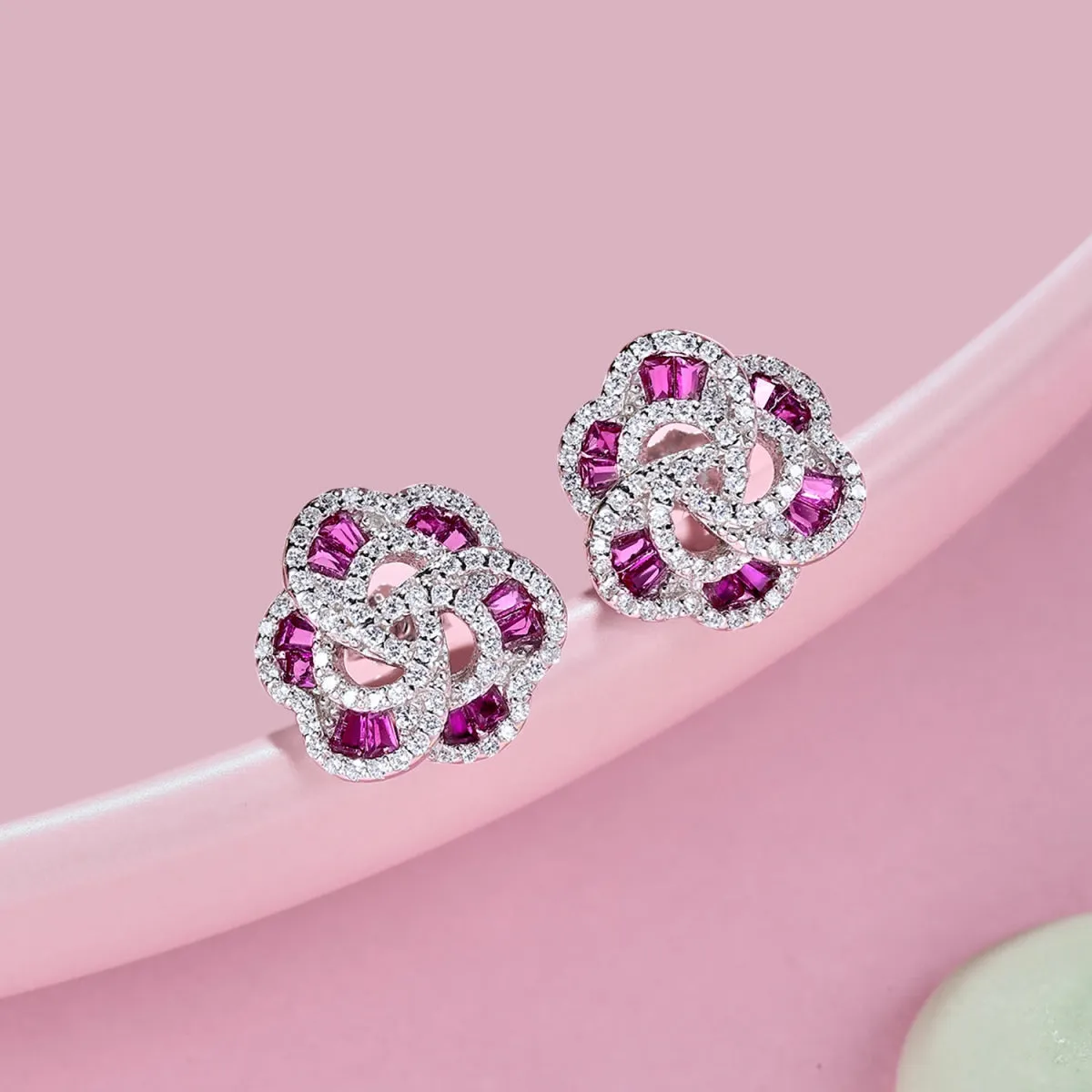 [Goodv]Exquisite Flower Shape Daily Earrings