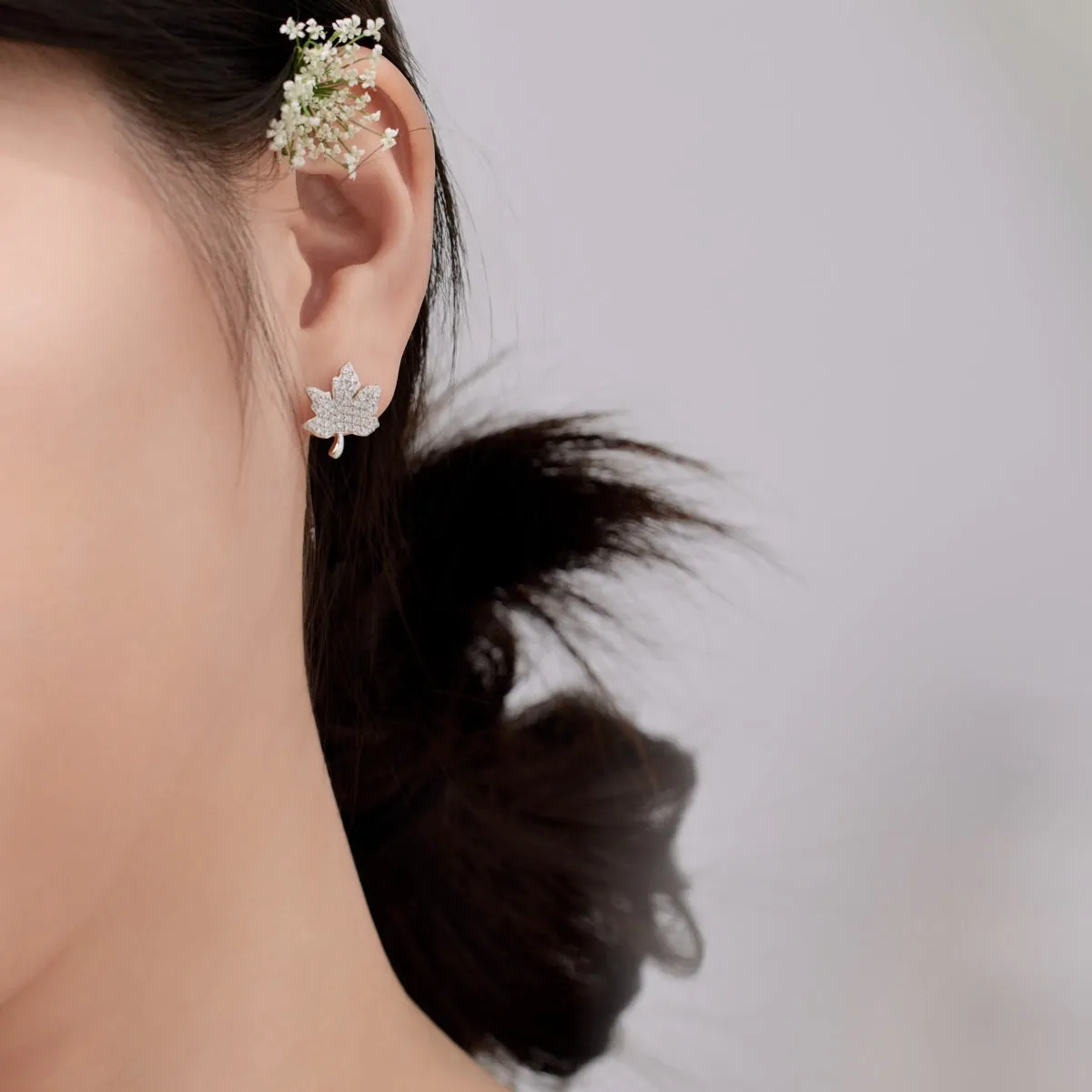 [Goodv]Exquisite Maple Leaf Design Earrings