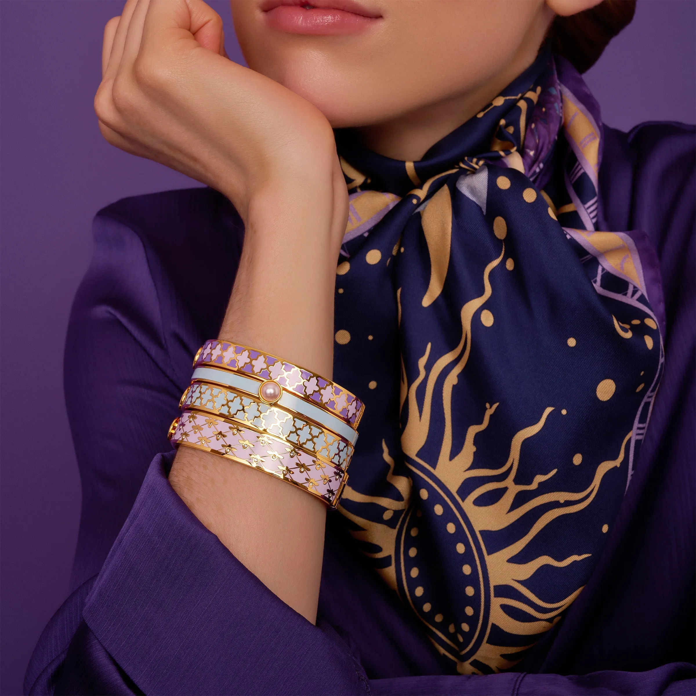 Halcyon Days 1cm Agama - Forget me Not - Gold - Hinged Bangle