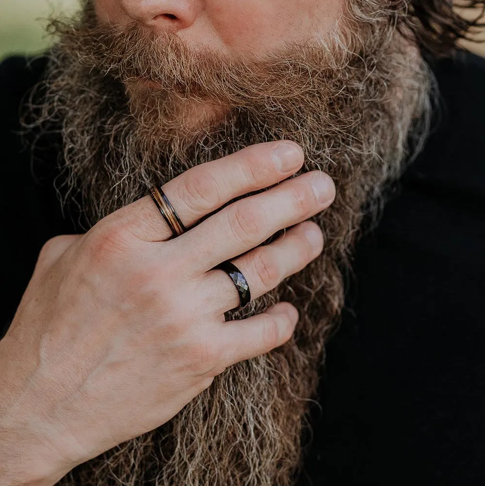 Kahoy Ring in Black Ceramic