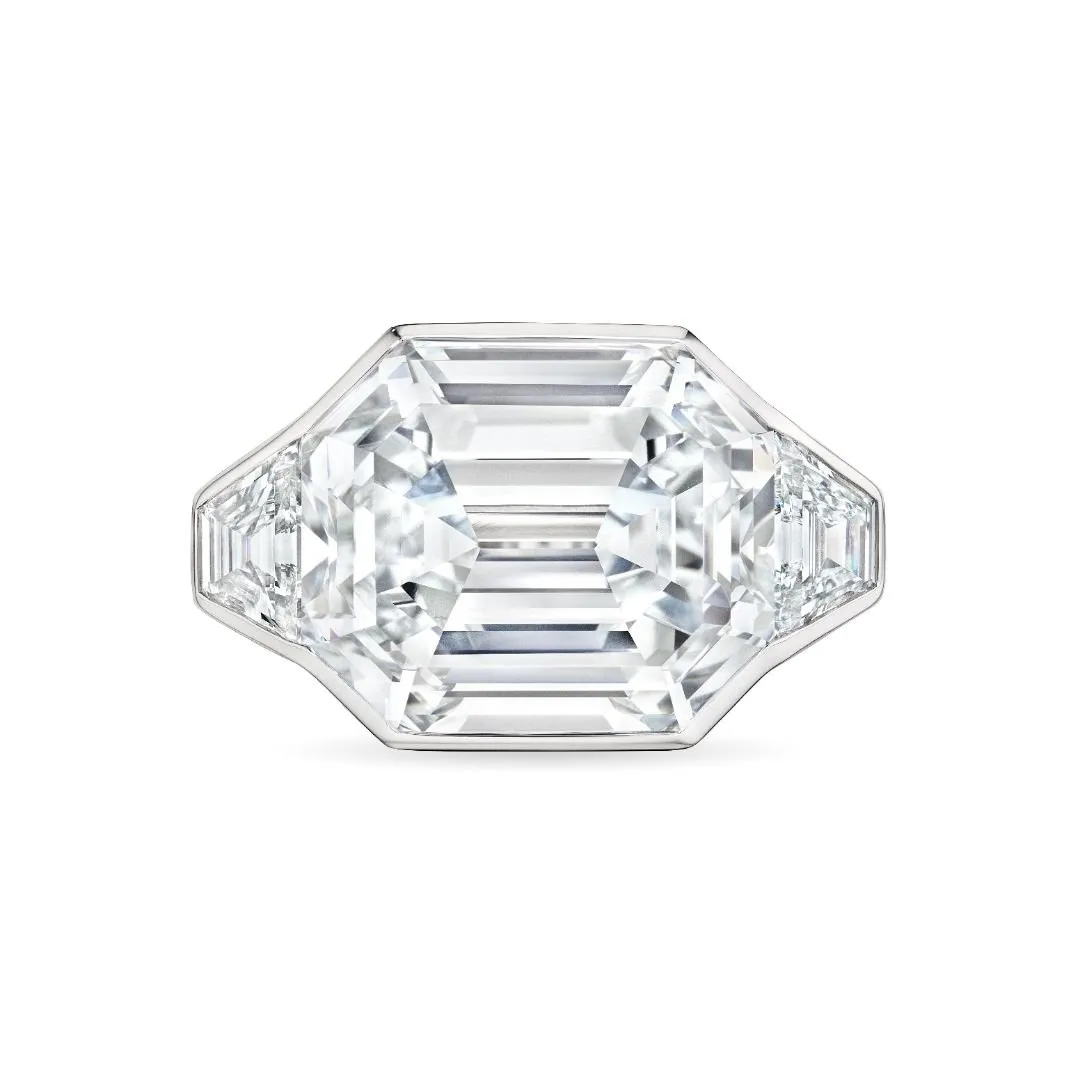 'LEVIEV Flawless Aura' Emerald Cut Diamond Ring with Trapezoids, 20 CT