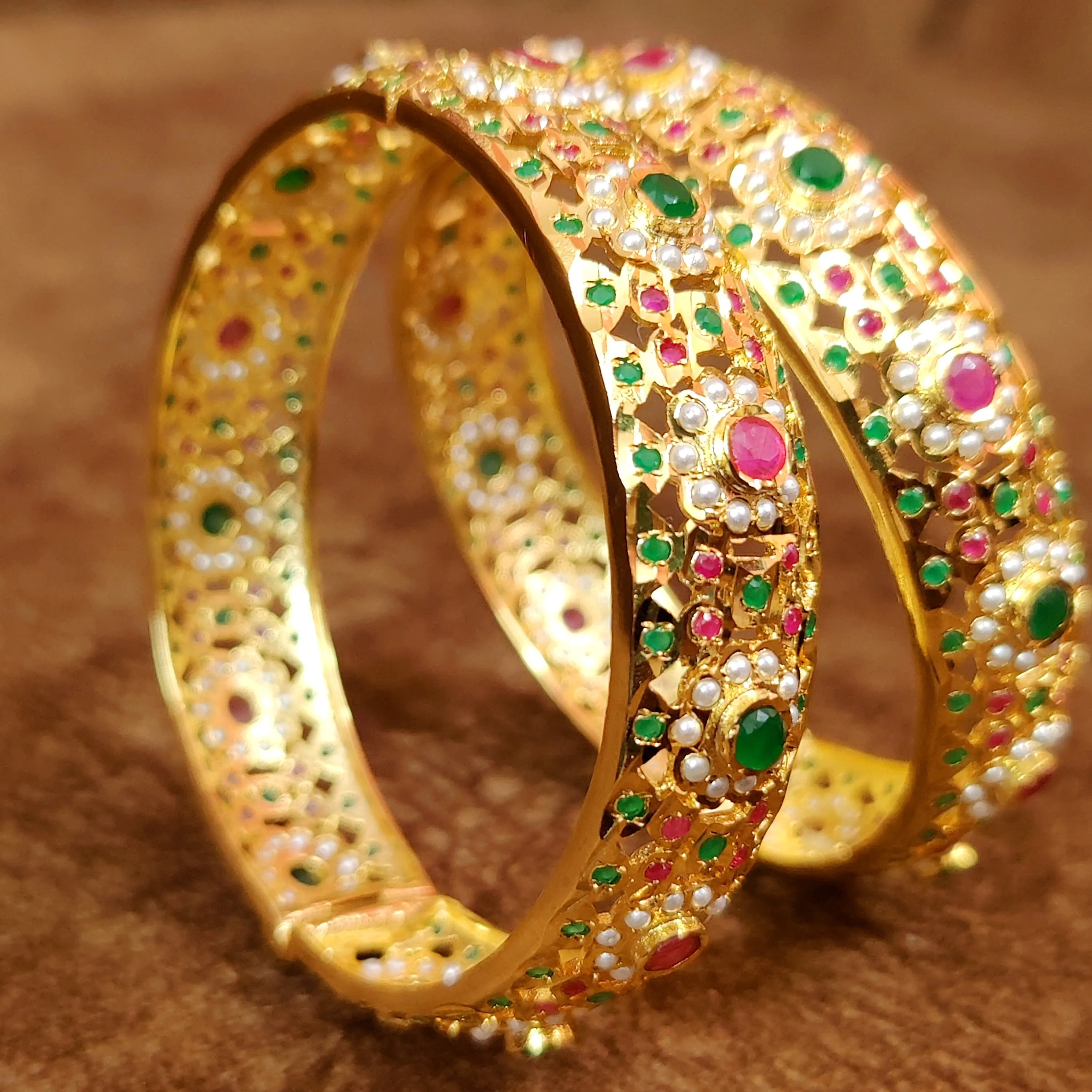 MUTICOLOUR SEMI-PRECIOUS PEARL STONE JADAU OPENABLE BANGLES
