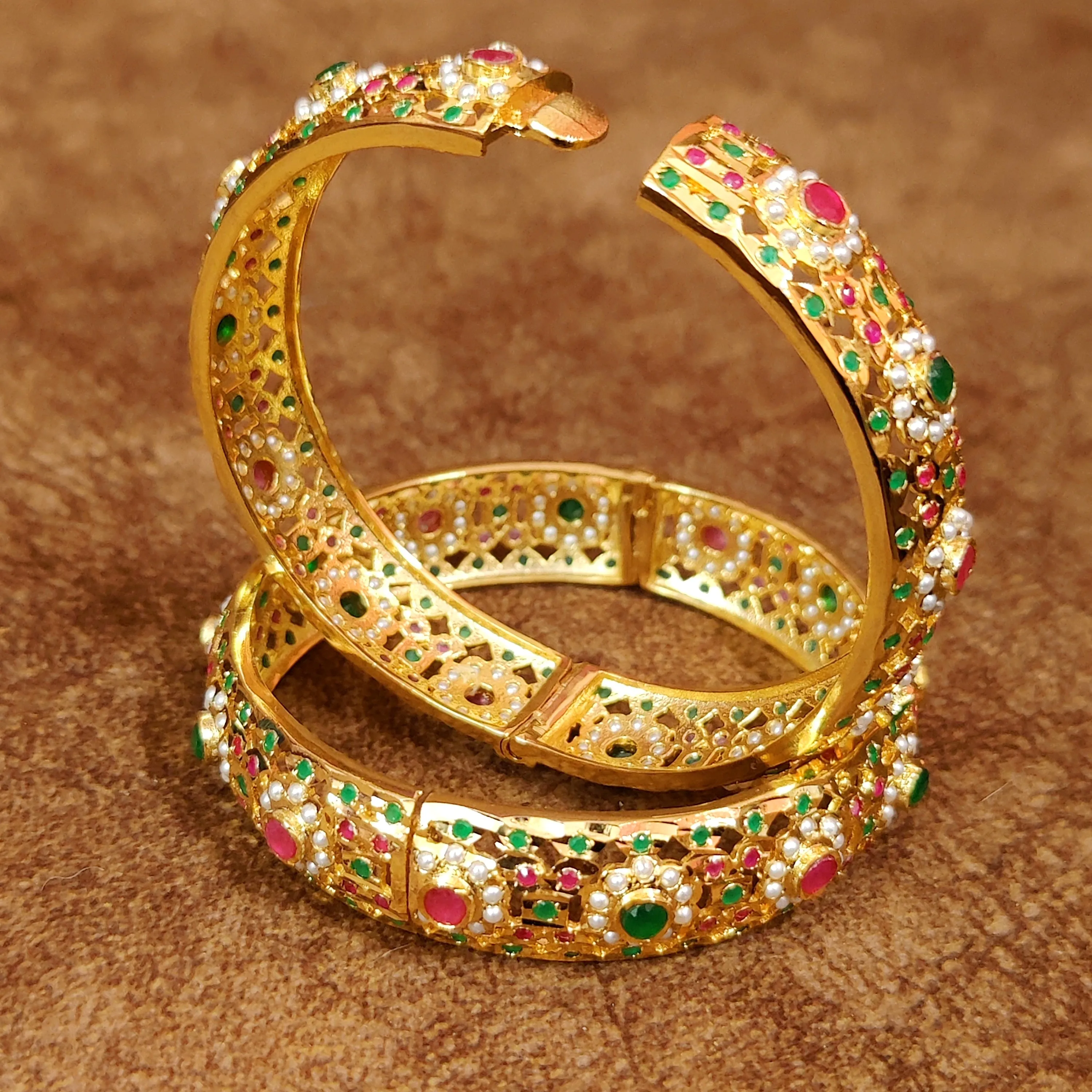 MUTICOLOUR SEMI-PRECIOUS PEARL STONE JADAU OPENABLE BANGLES