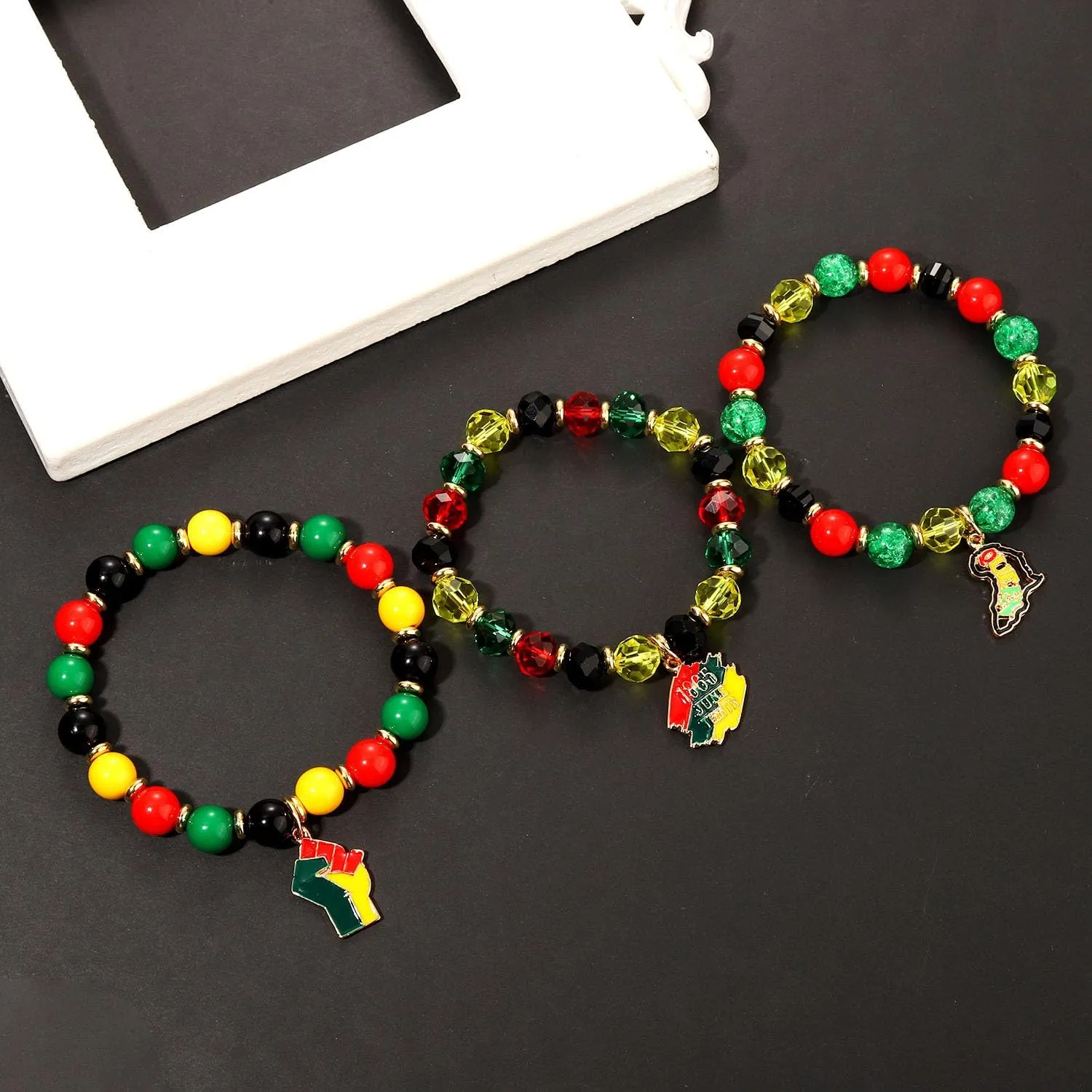 NLCAC Mardi Gras Bracelets for Women Glitter Mask Crown Fleur De Lis Charm Bracelets Purple Green Gold Beaded Stretch Bracelets Carnival Holiday Accessory Party Gifts