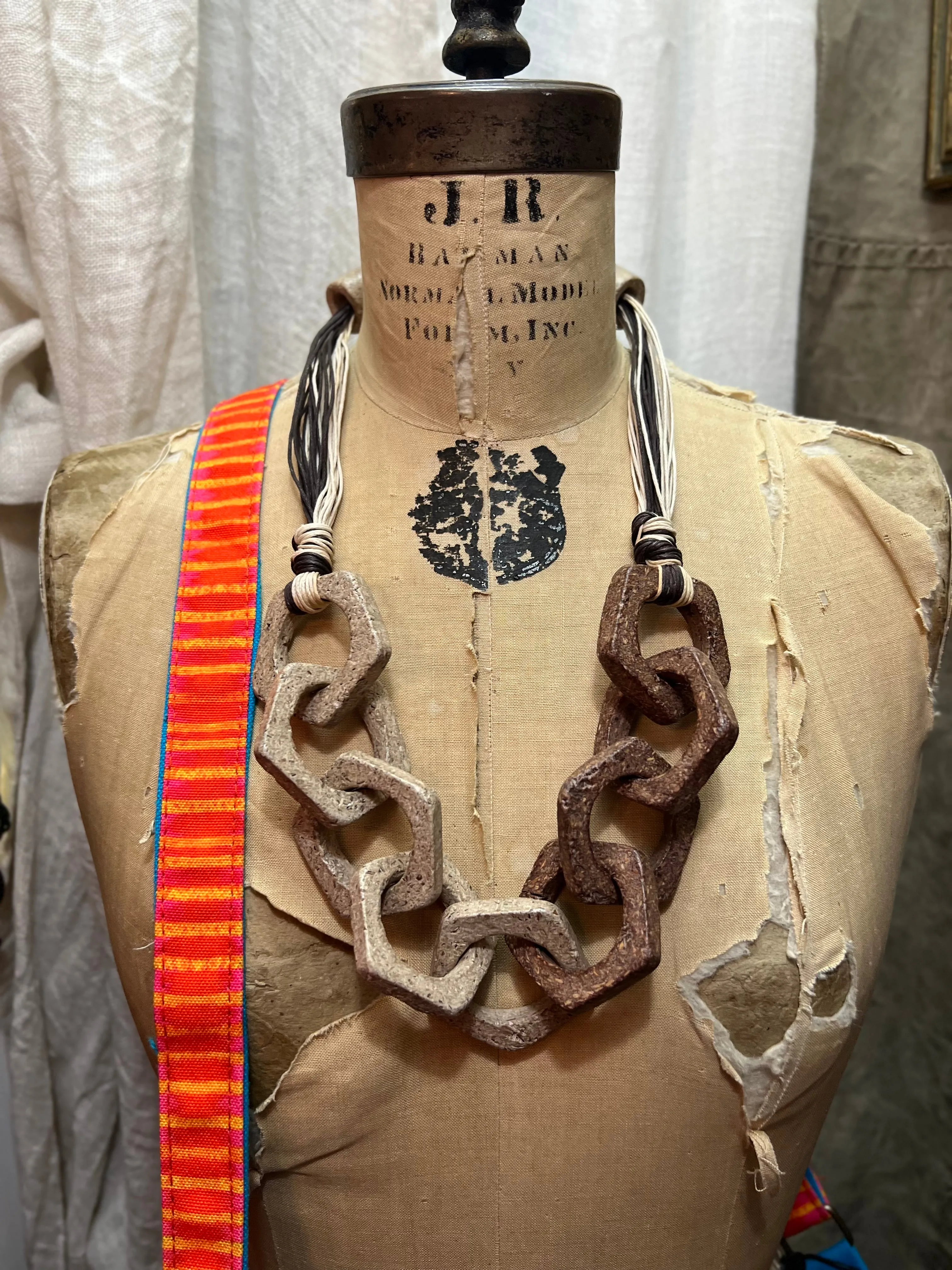 Paper Mache Artdeco Necklace-ivory/brown