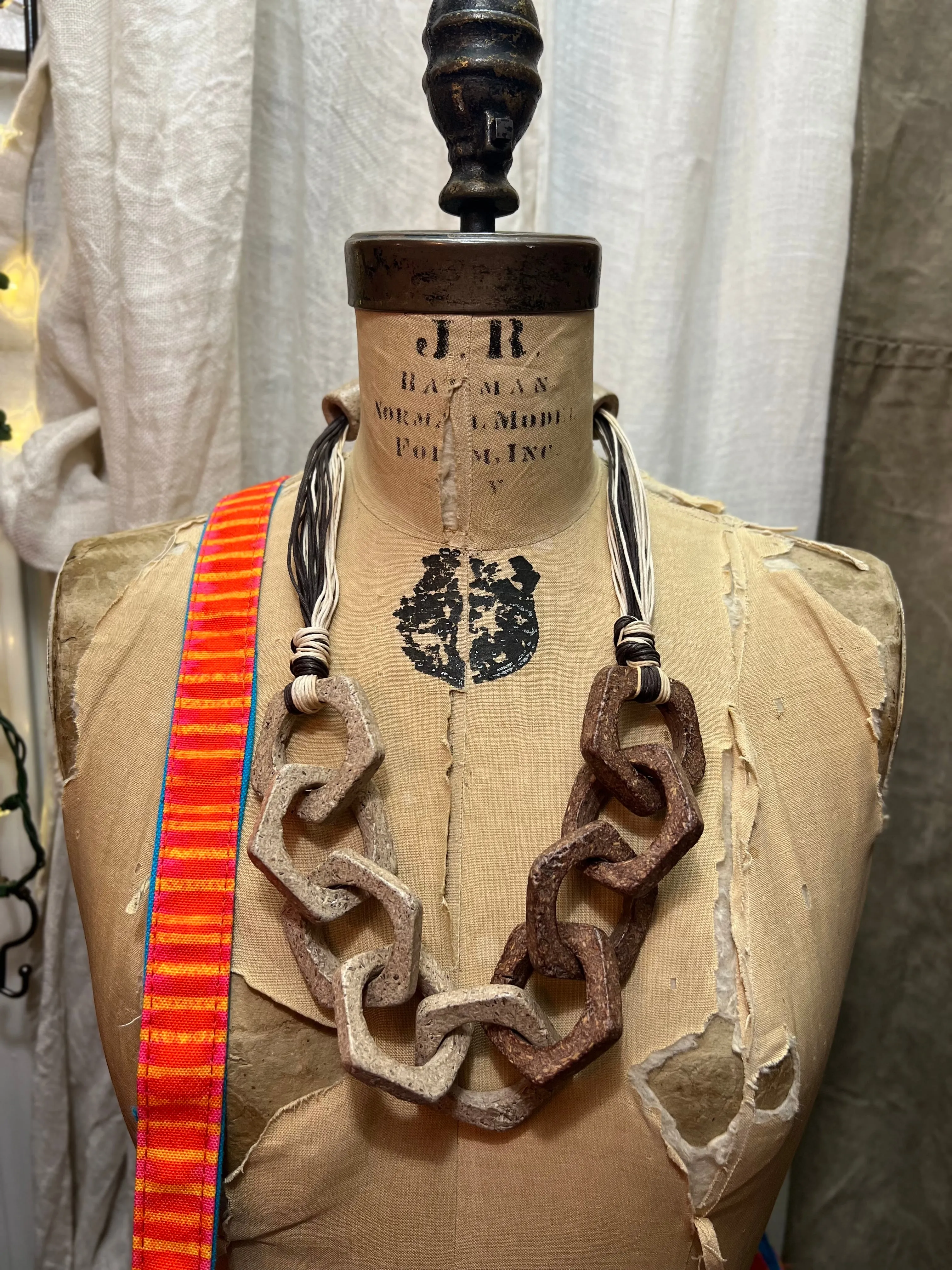 Paper Mache Artdeco Necklace-ivory/brown