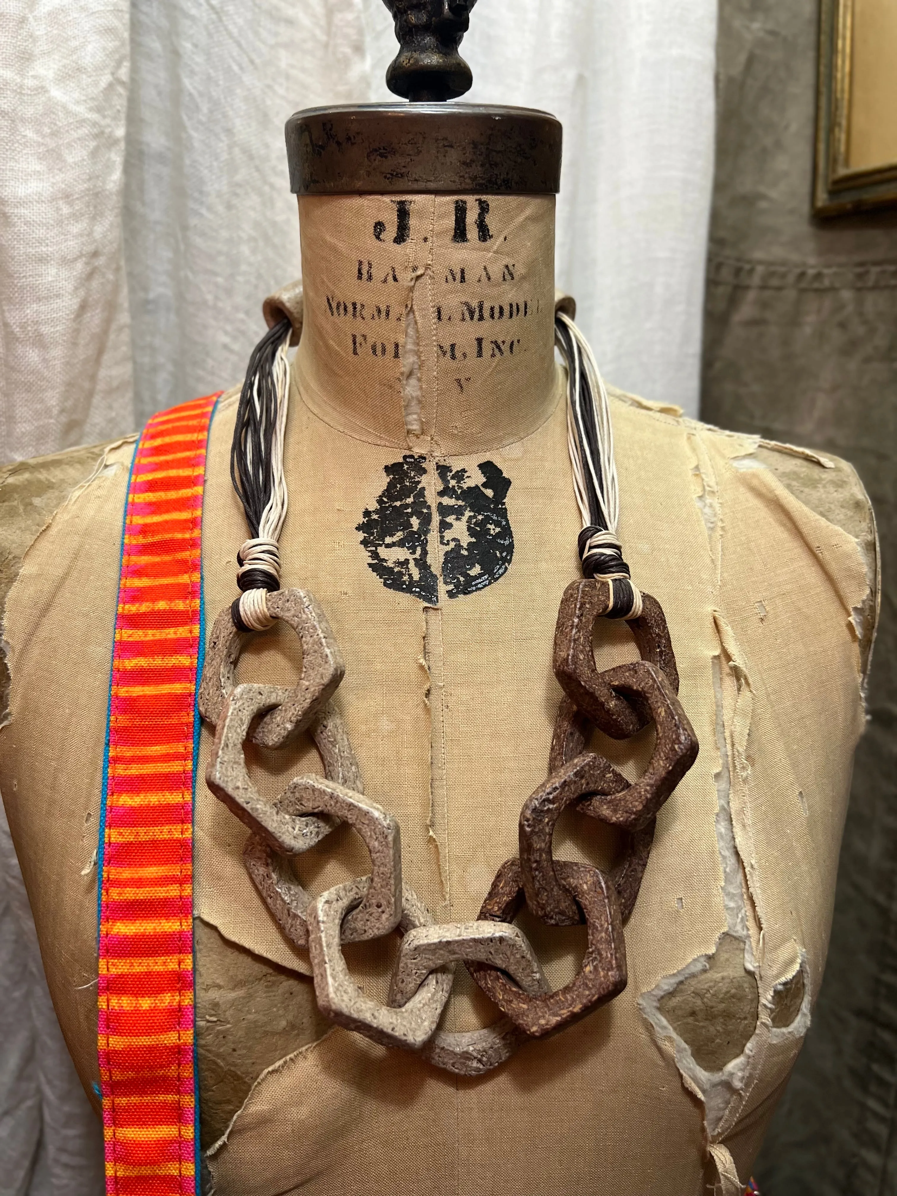 Paper Mache Artdeco Necklace-ivory/brown
