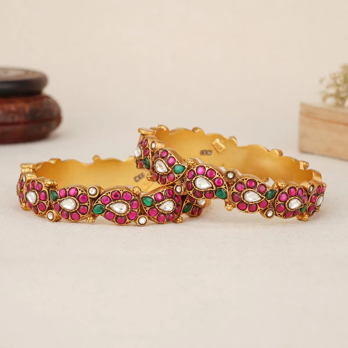 Sharmi Kundan Pair Bangle