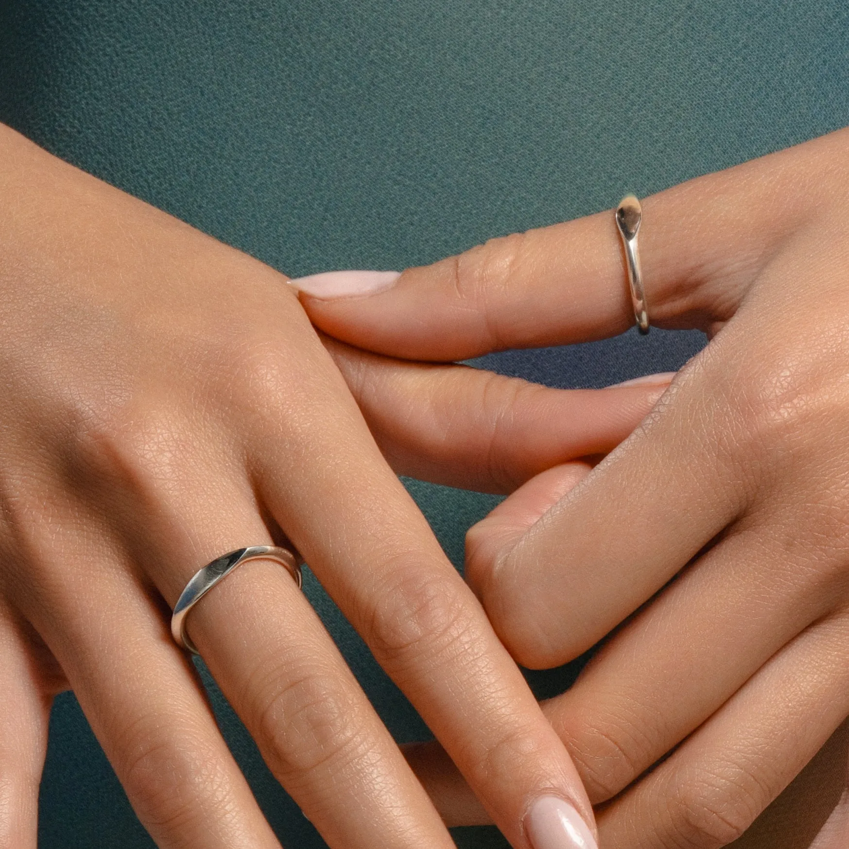 SILVER MARQUISE SIGNET BAND