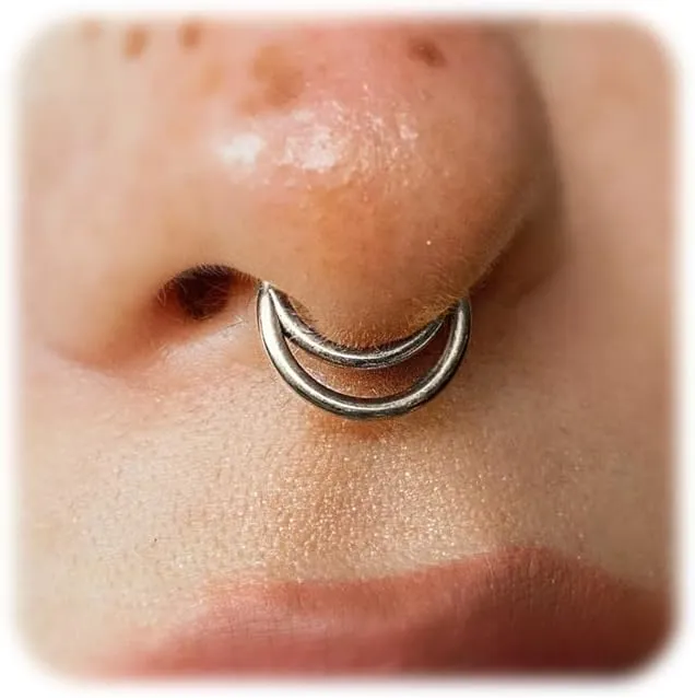 ZMANYIJEW 316L Surgical Steel 16G Minimalist Lines Septum Nose Rings Silver Gold Septum Ring Septum Clicker Nose Ring Hoop Piercing for Women Men